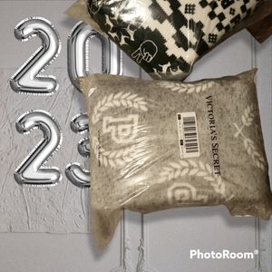 PINK Victoria Secrets Sherpa Fleece Blanket Fluffy Soft Plush Throw